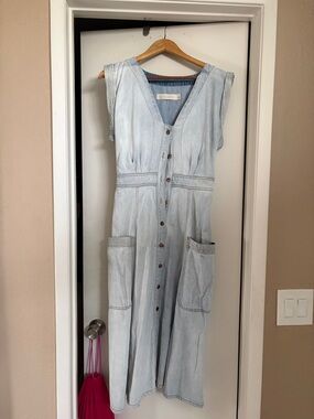 Light Blue Sleeveless Button-Front Maxi Dress with Pockets